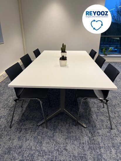 Ahrend vergadertafel 240x120cm met nieuw wit blad