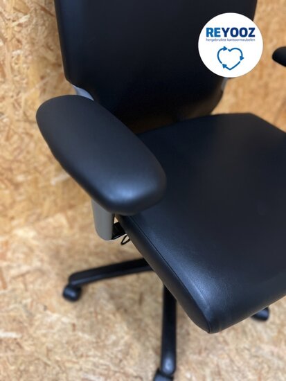 Haworth Comforto 77 met hoofdsteun in zwart leer - directiestoel