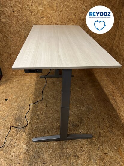 Ahrend Balance zit-sta bureau - tweedehands - 160x80cm - zilvergrijs met eiken blad