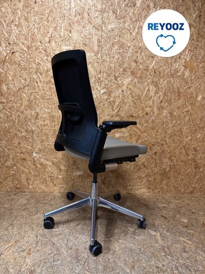 Tweedehands Ahrend 2020 Verta  - lichtgrijs tomy hilfiger edition