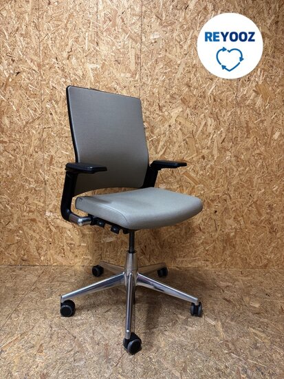 Tweedehands Ahrend 2020 Verta  - lichtgrijs tomy hilfiger edition