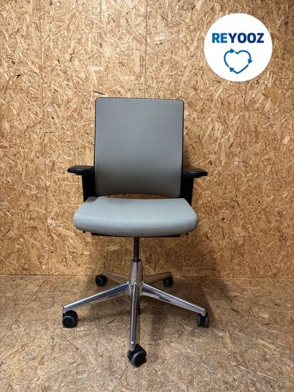 Tweedehands Ahrend 2020 Verta  - lichtgrijs tomy hilfiger edition