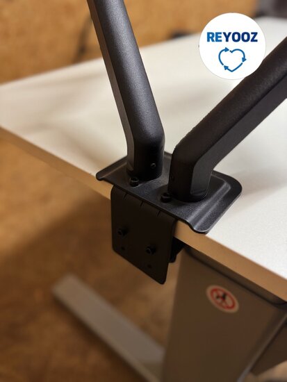 Tweedehands Newstar monitorarm voor 2 schermen in het zwart