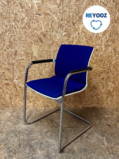 Ahrend Well vergaderstoel - blauw - nieuwstaat
