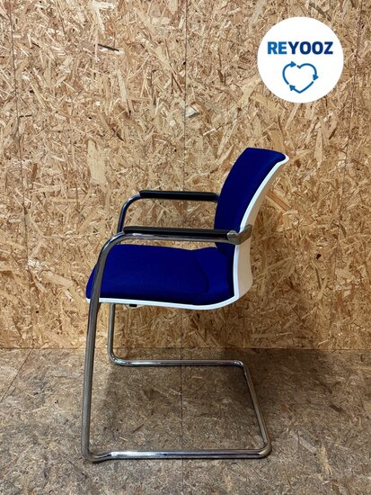 Ahrend Well vergaderstoel - blauw - nieuwstaat