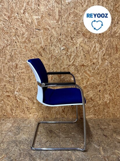 Ahrend Well vergaderstoel - blauw - nieuwstaat