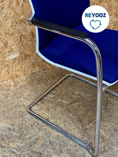 Ahrend Well vergaderstoel - blauw - nieuwstaat