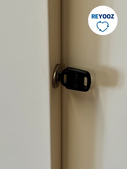 Ahrend akoestische schuifdeurkast 195x160 wit - nieuwstaat