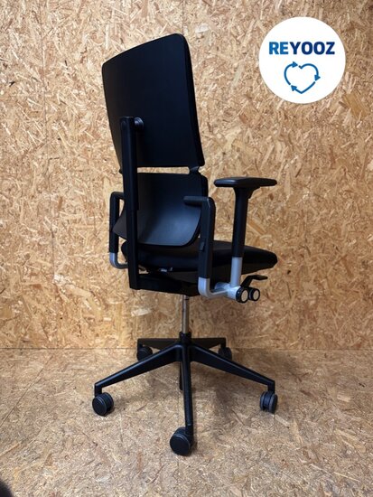 Steecase Please bureaustoel - refurbished met zwart voetkruis