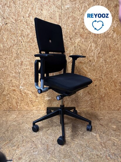 Steecase Please bureaustoel - refurbished met zwart voetkruis