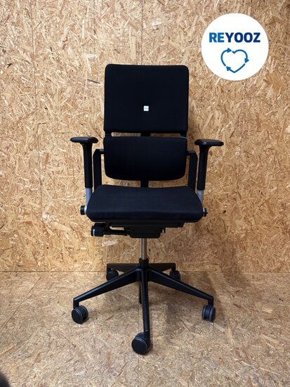 Steecase Please bureaustoel - refurbished met zwart voetkruis