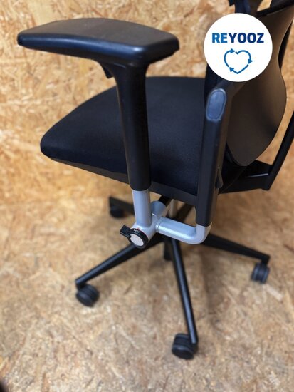 Steecase Please bureaustoel - refurbished met zwart voetkruis