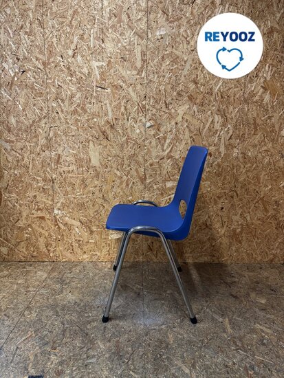 Kantinestoel - blauw - stapelbaar