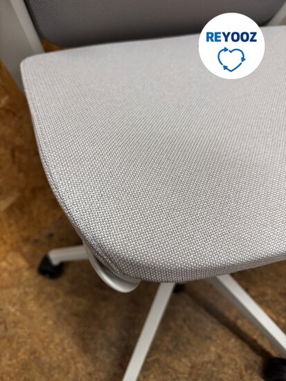 Tweedehands Ahrend Remode - lichtgrijs