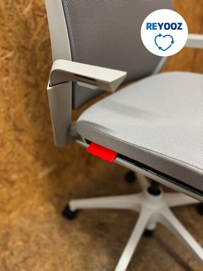 Tweedehands Ahrend Remode - lichtgrijs