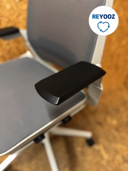 Tweedehanda Ahrend Remode A - grijs