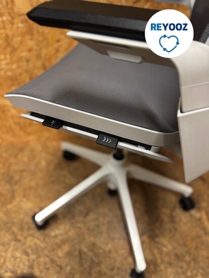 Tweedehanda Ahrend Remode A - grijs