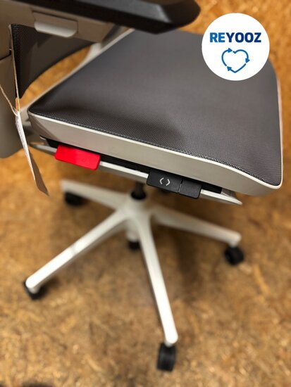 Tweedehanda Ahrend Remode A - grijs