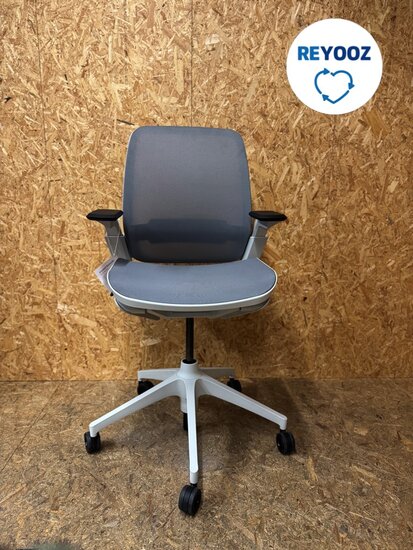 Tweedehanda Ahrend Remode A - grijs