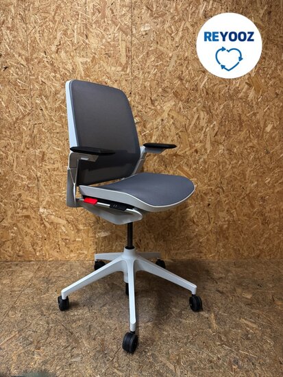 Tweedehanda Ahrend Remode A - grijs