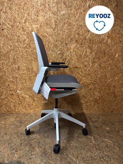 Tweedehanda Ahrend Remode A - grijs