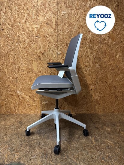 Tweedehanda Ahrend Remode A - grijs