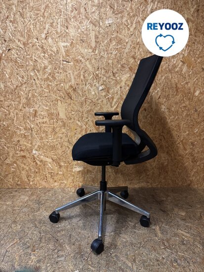 Refurbished Ahrend prime - zwart met aluminium voetkruis