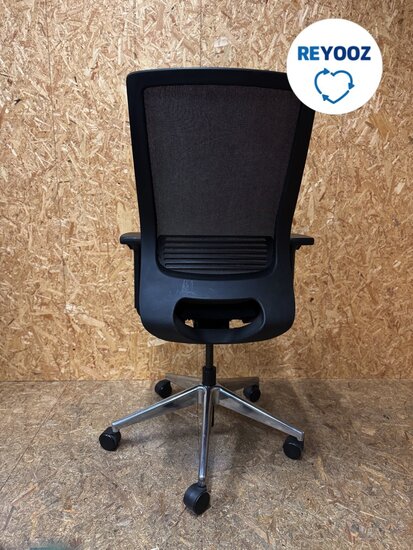 Refurbished Ahrend prime - zwart met aluminium voetkruis