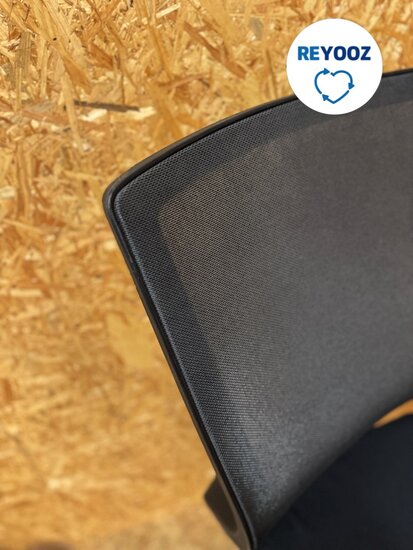 Refurbished Ahrend prime - zwart met aluminium voetkruis