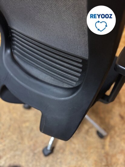 Refurbished Ahrend prime - zwart met aluminium voetkruis