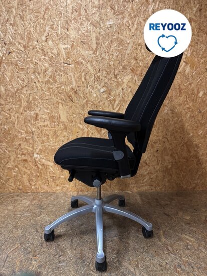RH Logic 400 - refurbished ergonomische bureaustoel - zwart met hoofdsteun