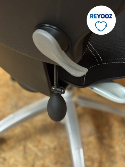 RH Logic 400 - refurbished ergonomische bureaustoel - zwart met hoofdsteun