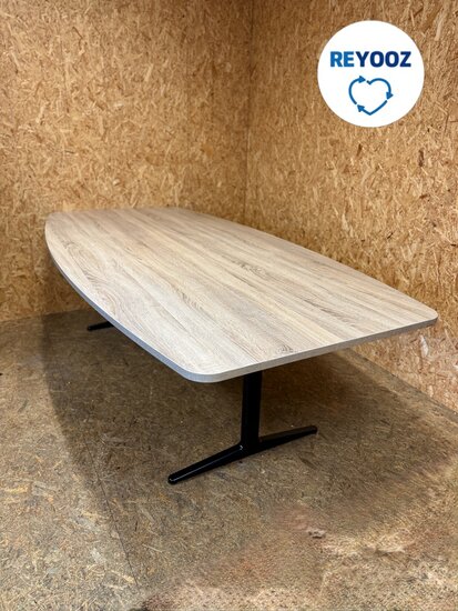 Ahrend vergadertafel 240x120cm - midden eiken