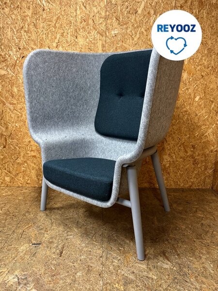 The Shape - POD - call chair - acoustic chair - light gray - second-hand